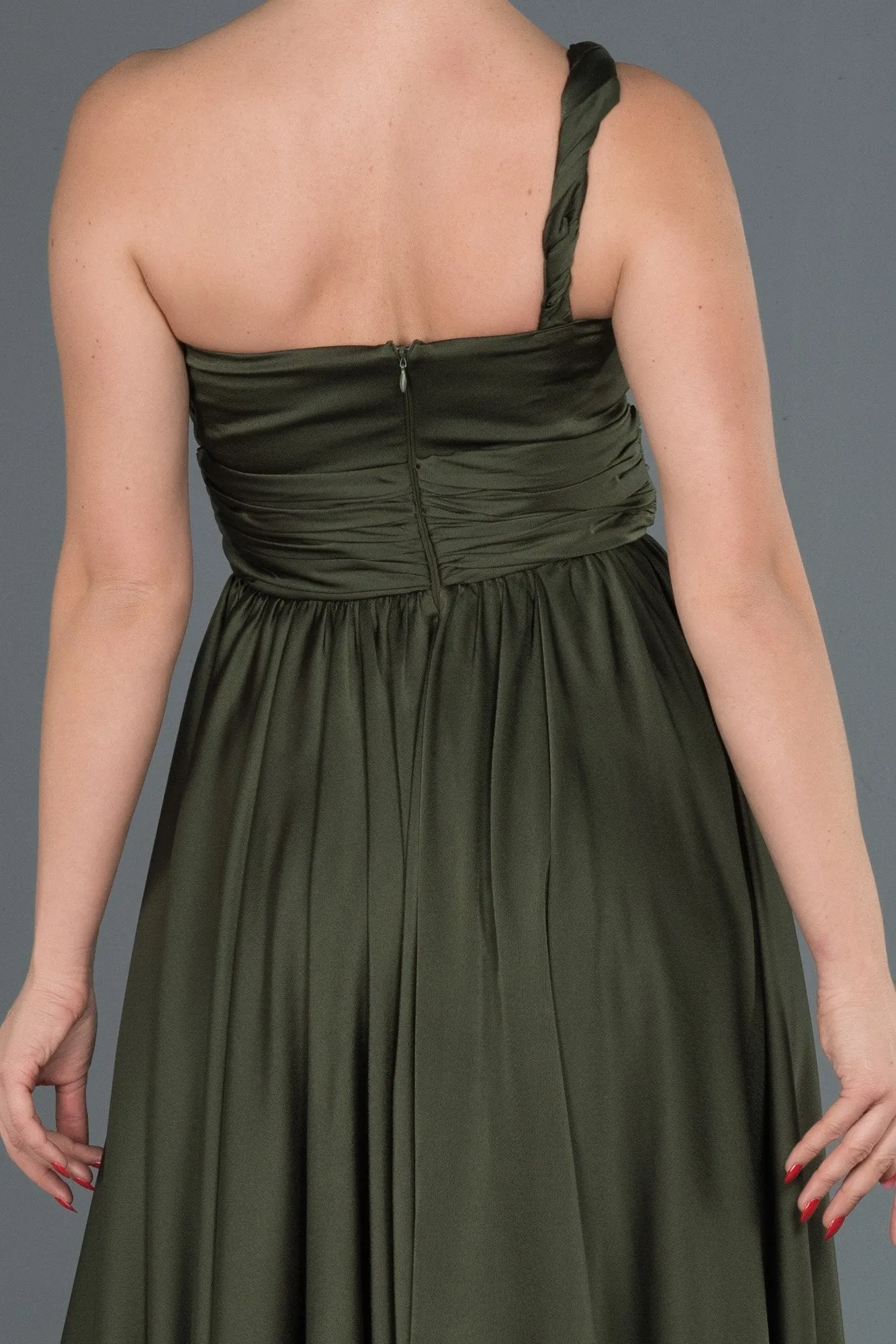 16035 Green One Shoulder Draped Slit Dress